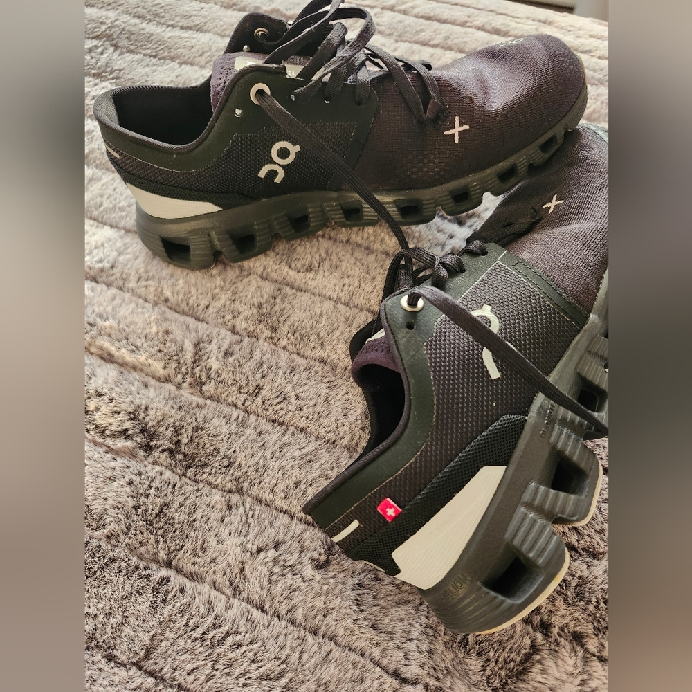 ON Running Black Sneakers